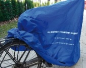 Fahrradgarage &uuml;ber Fahrrad mit Einkaufskorb