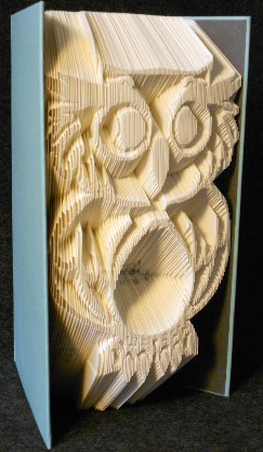 Buchskulptur &raquo;Eule&laquo;