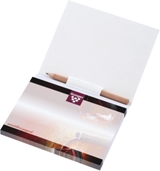 Haftnotizblock mit Bleistift in Kartonumschlag